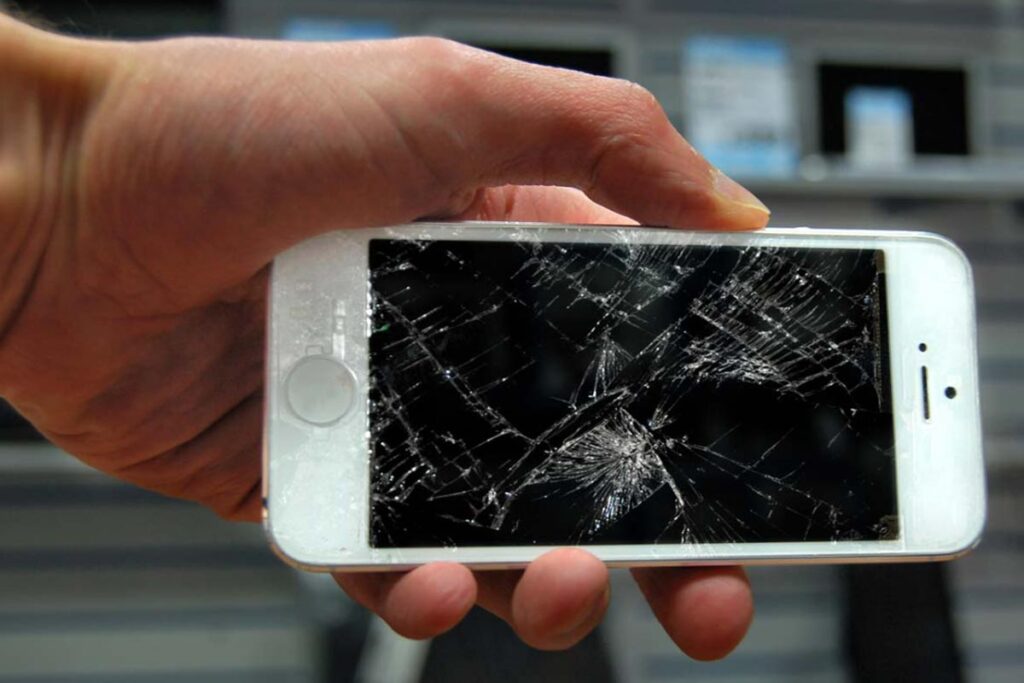 До чого сниться розбитий телефон: значення та тлумачення сну 2 iphone broke